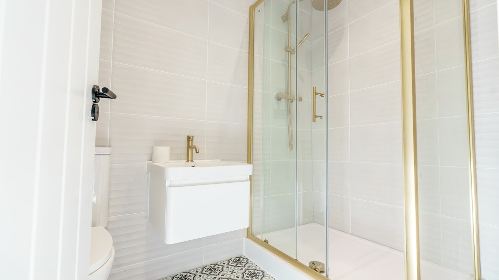 A completed Northbound bathroom fit