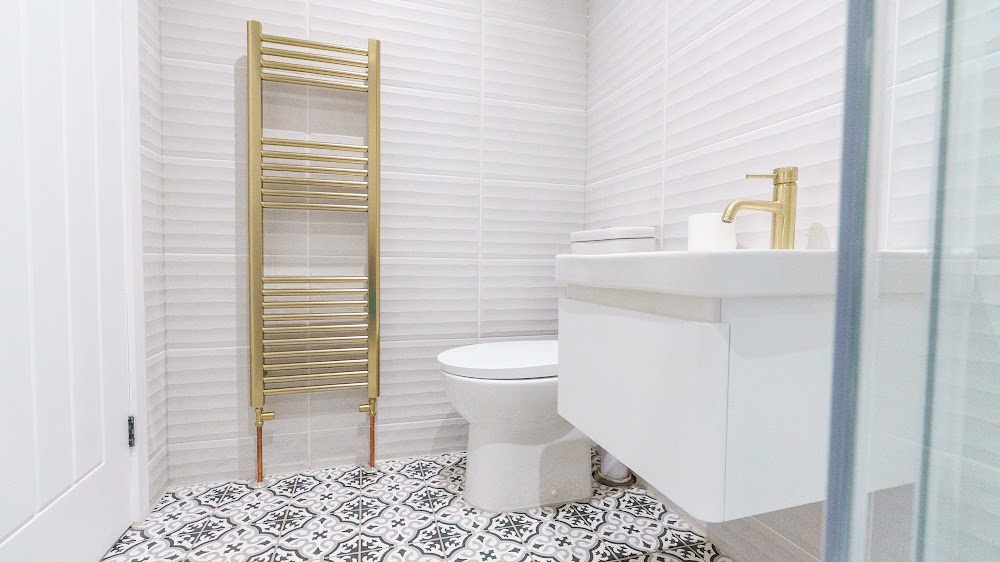 A wet-room en-suite completed by Northbound